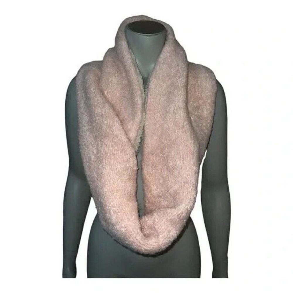 Bickley + Mitchell Women s Light Pink Infinity Knit Scarf Wool Blend NWT